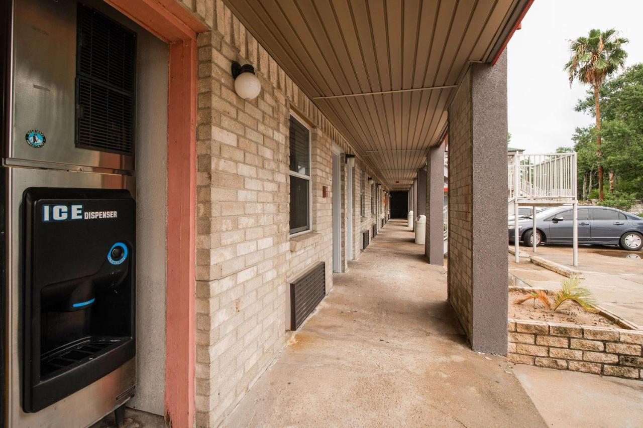 Oyo Hotel Houston I-69 & I-610 외부 사진